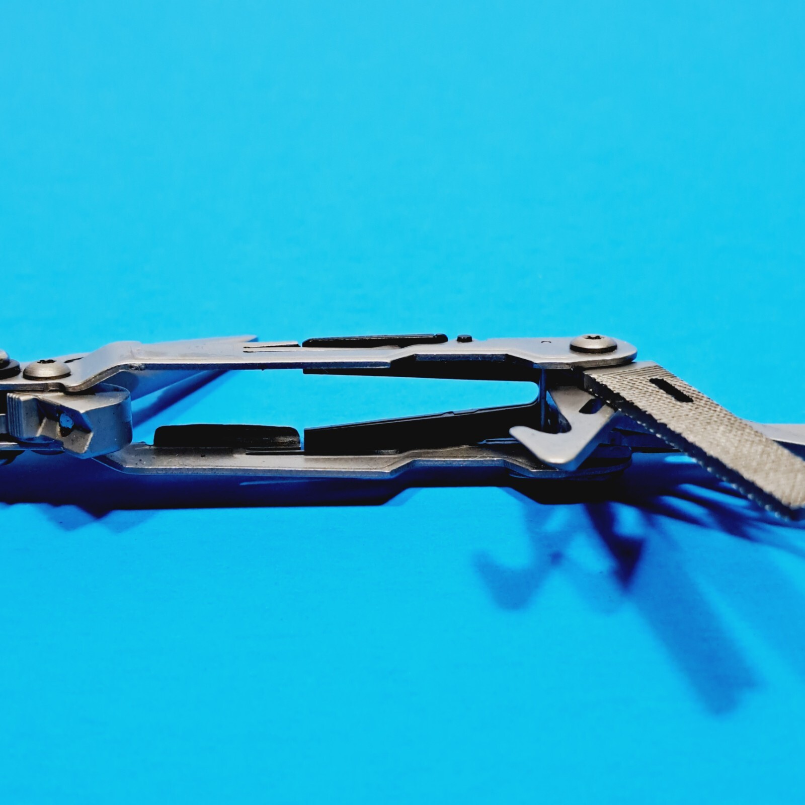 SOG PP1001 Mini Multi Function Tool Folding Pliers Outdoor Camping Hunting