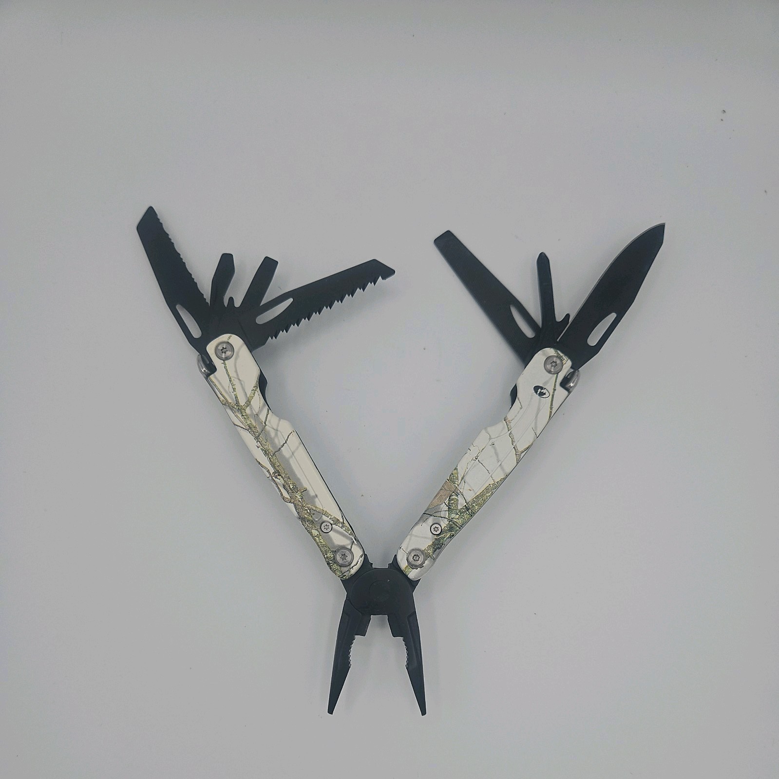Mossy Oak Multi Tool Camo Pocket Plier, Knife, Hunting, Camping