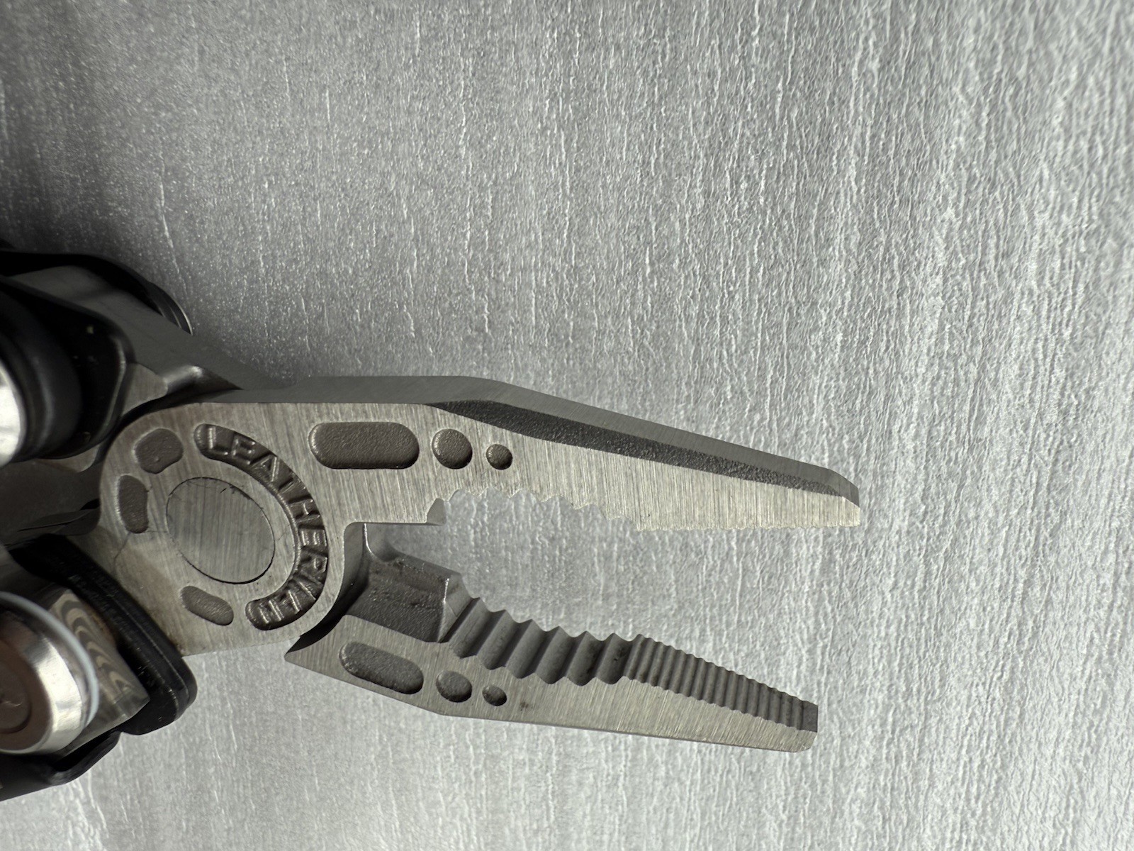 Leatherman Skeletool Damascus. Rare . Authentic