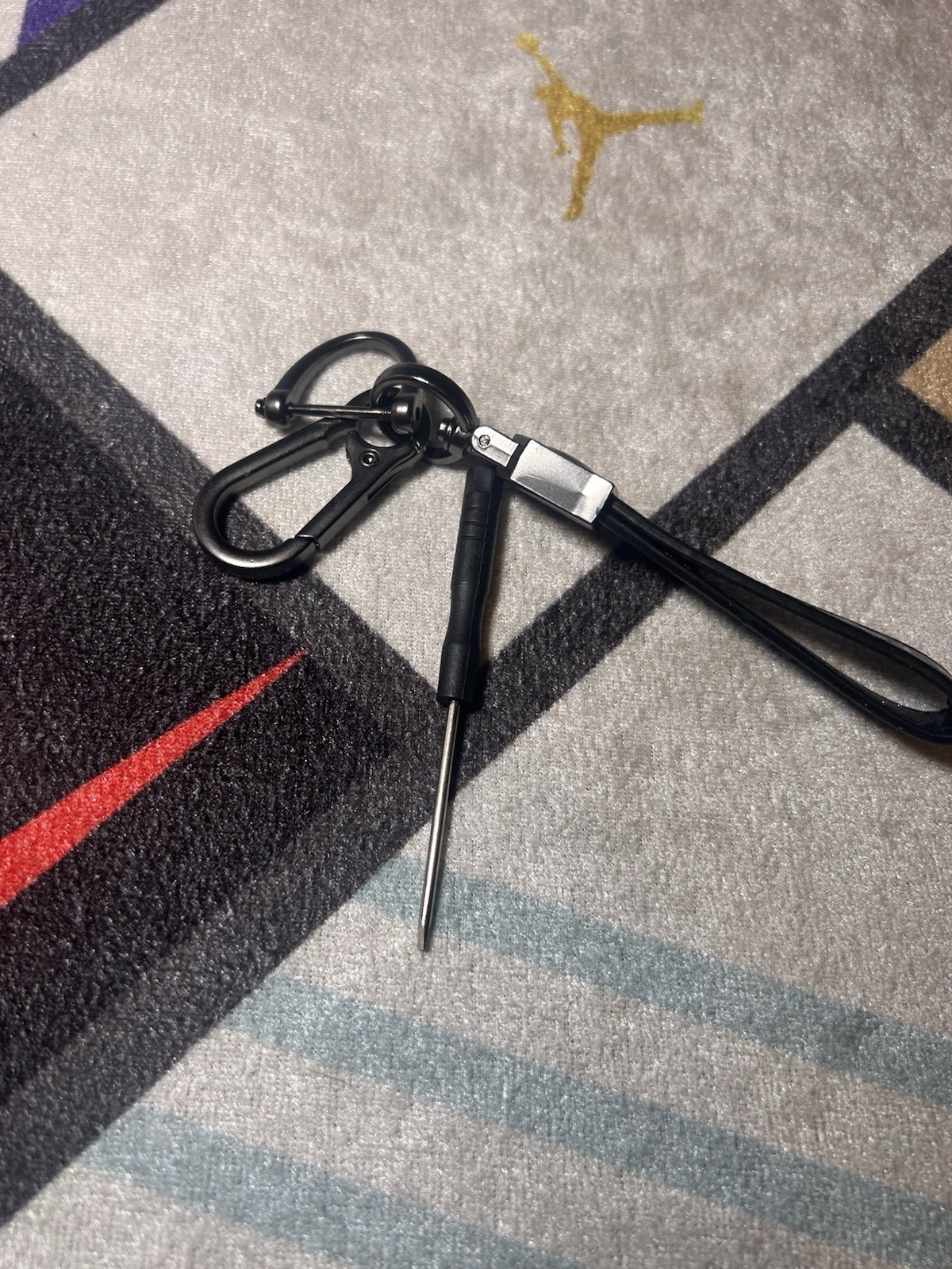 Lincoln Key Holder / Carabiner Screwdriver Included