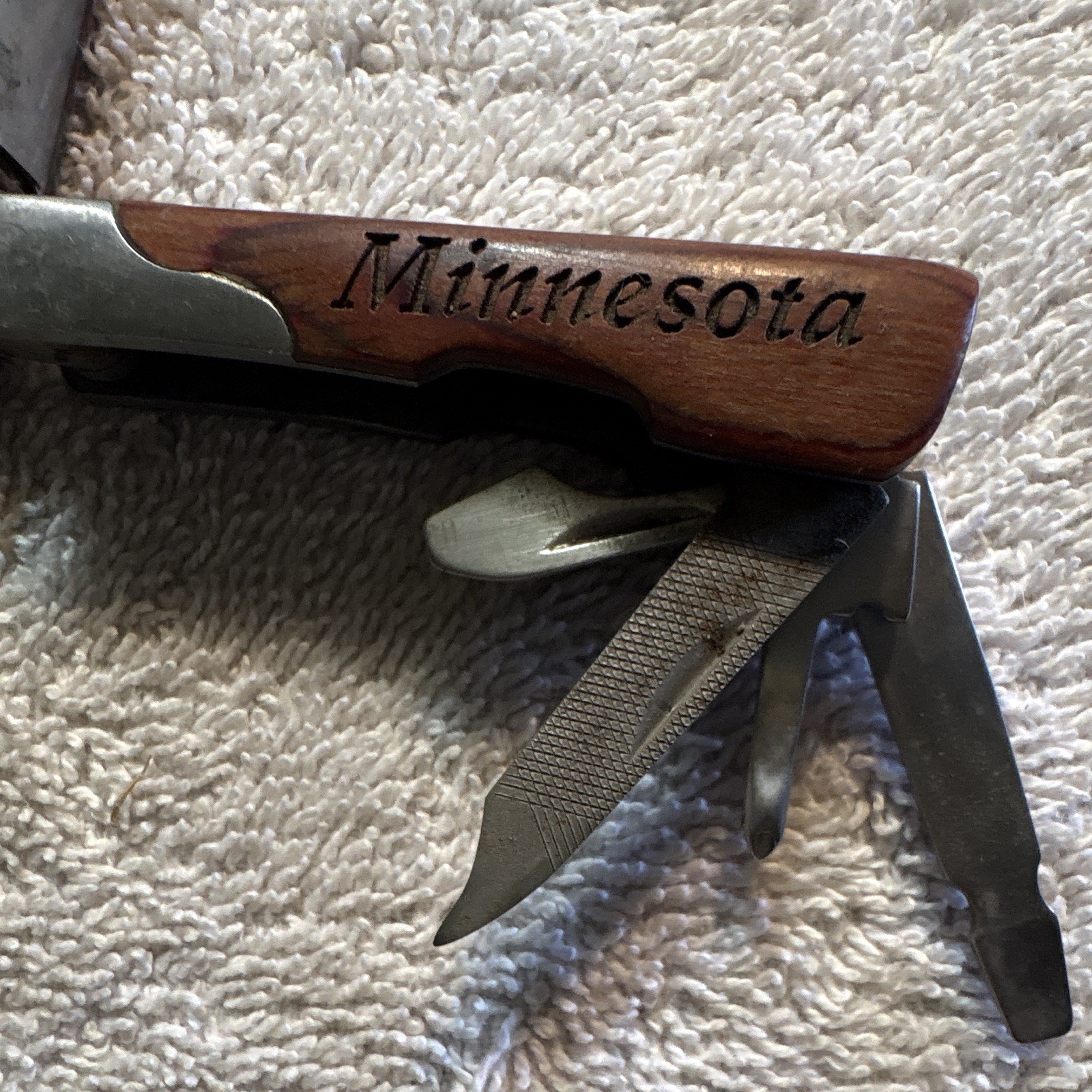 Minnesota Folding Multi-Tool 9 Functions Pliers 2″ Part Serrated Knife Wood