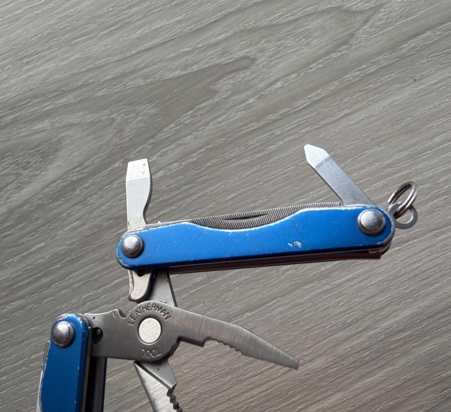 Leatherman Squirt P4 MultiTool Plier Knife File Drivers Blue Metallic