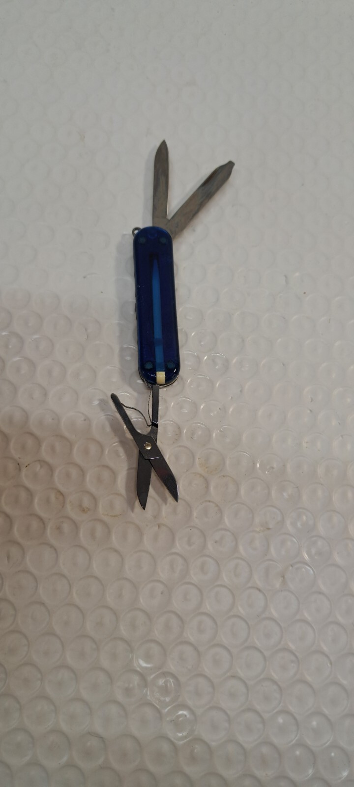 VICTORINOX CLASSIC SD 58MM SWISS ARMY KNIFE POCKET KEYCHAIN TRANSLUCENT blue