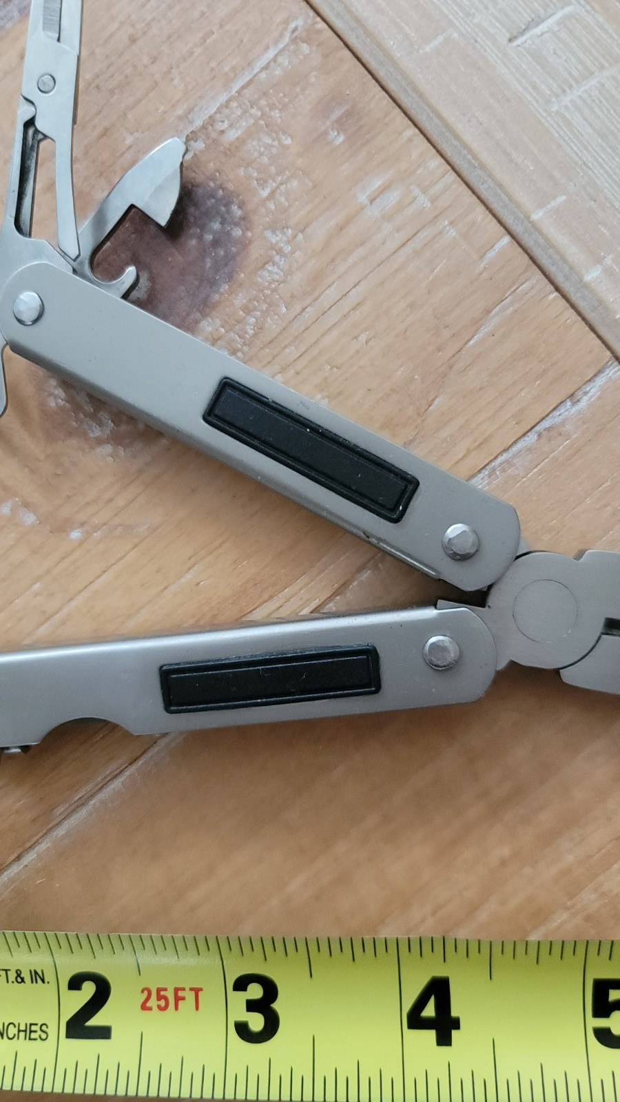 Eddie Bauer 5 Function Multi-Tool – Stainless – Lock Lever – Very Good Condition