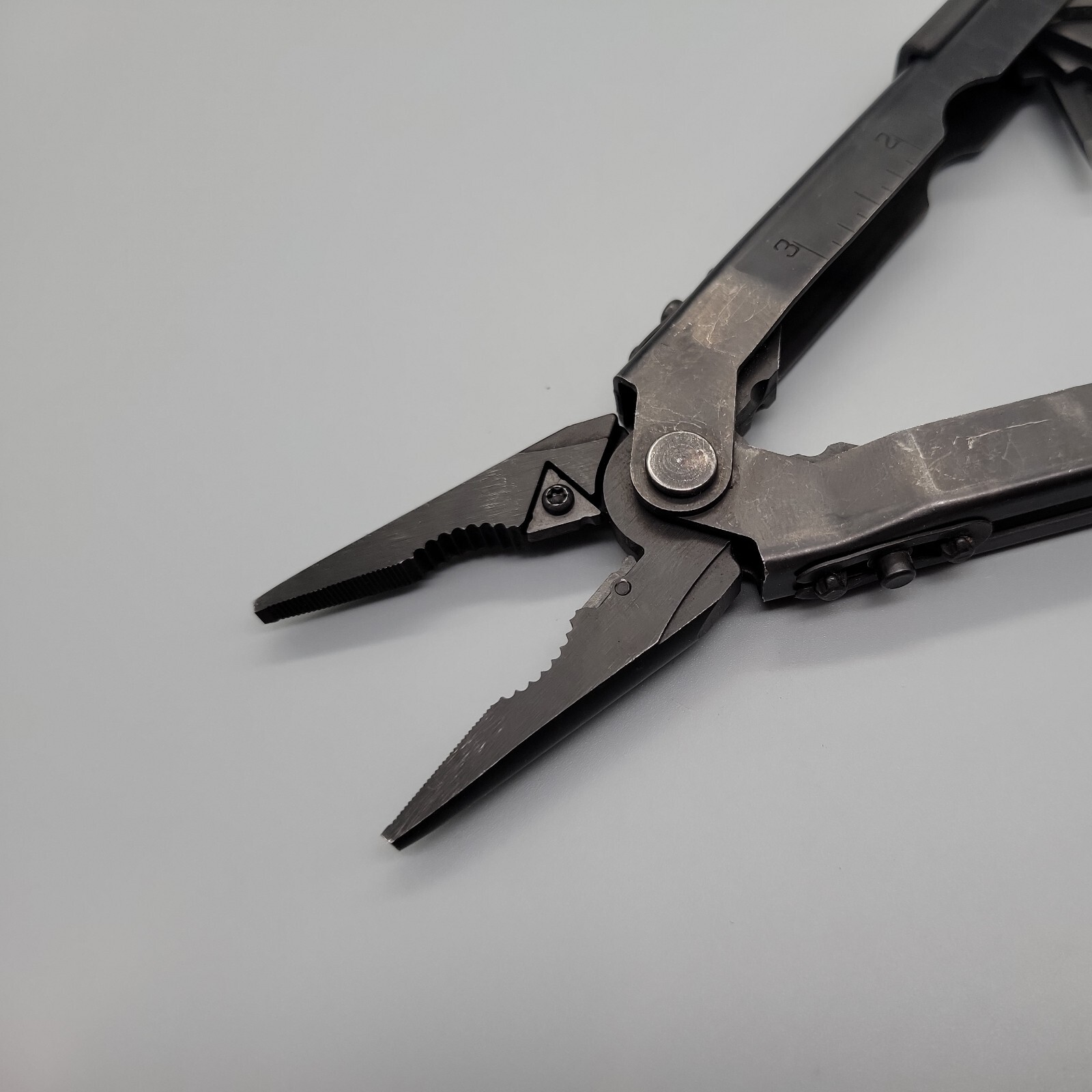 Gerber Multiplier MP600 Multi-Tool Black Needle Nose Pliers w/ Carbide Cutters