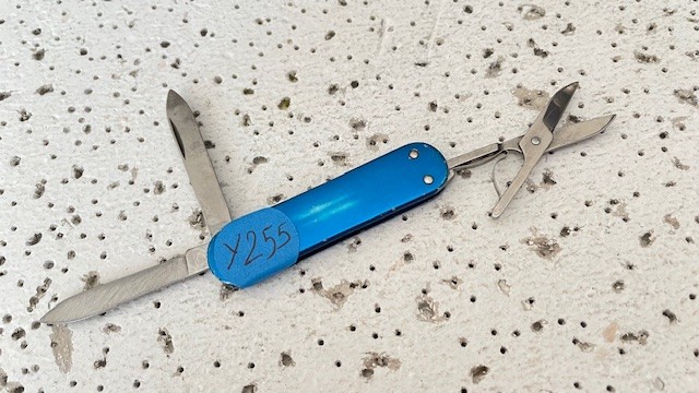 Vintage Victorinox Swiss Army Knife Westinghouse Classic SD Alox Blue Multi Tool