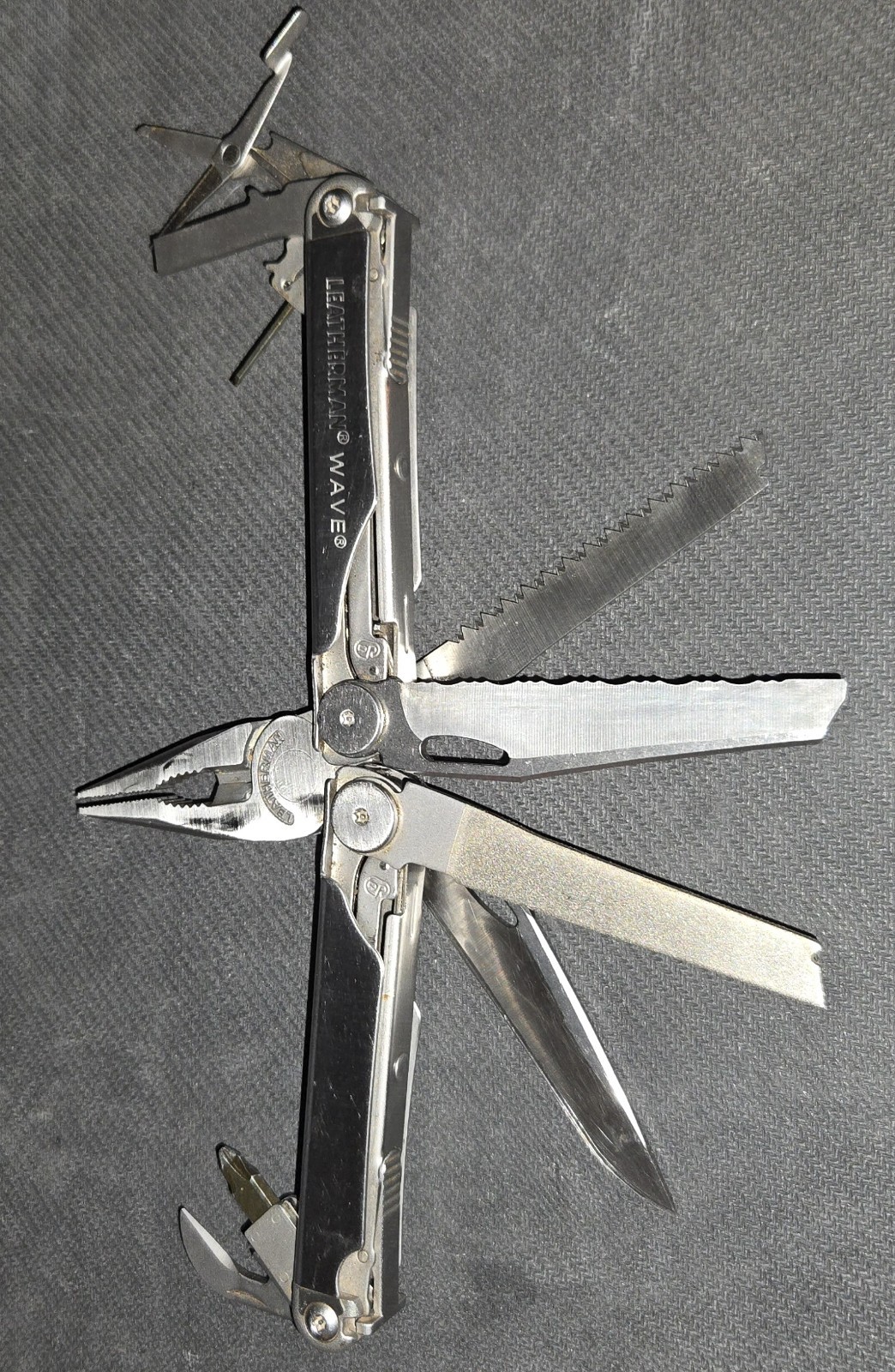 Leatherman Wave Multi-Tool Multitool Pliers Pocket Knife w/ Sheath