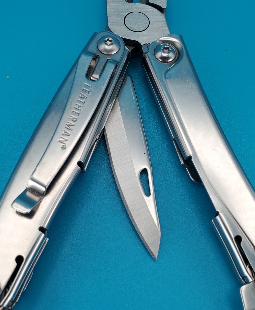 Leatherman Rev 3.8″ Multi-Tool, Stainless! NICE!