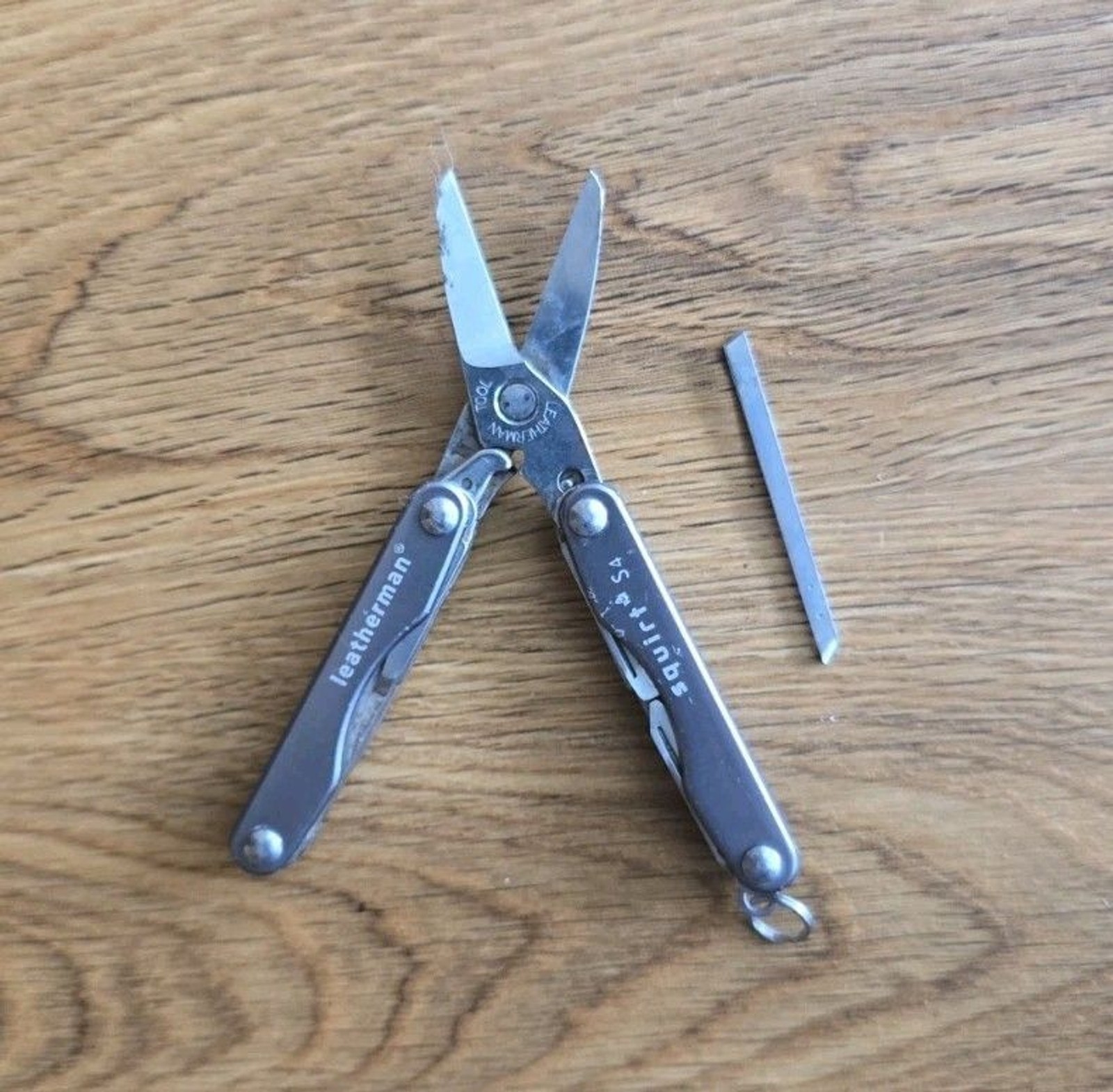 Leatherman Squirt S4 Gray Silver Knife with Original Tweezers Retired Multi-Tool