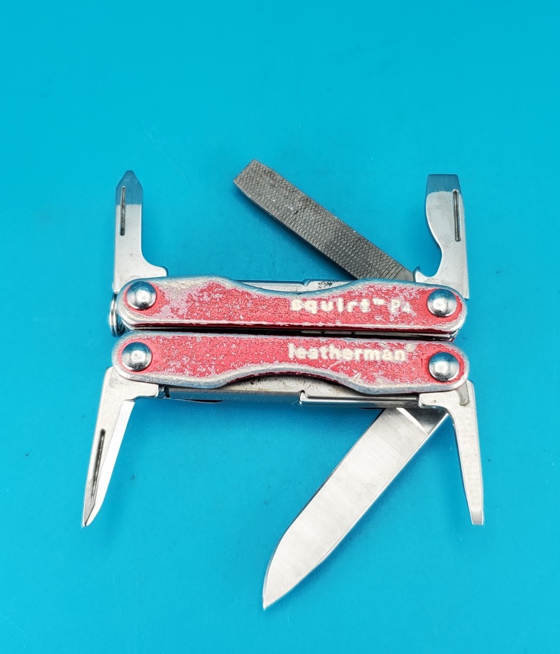 Leatherman Squirt P4 Multi-Tool, Key Ring, Retired, RED!