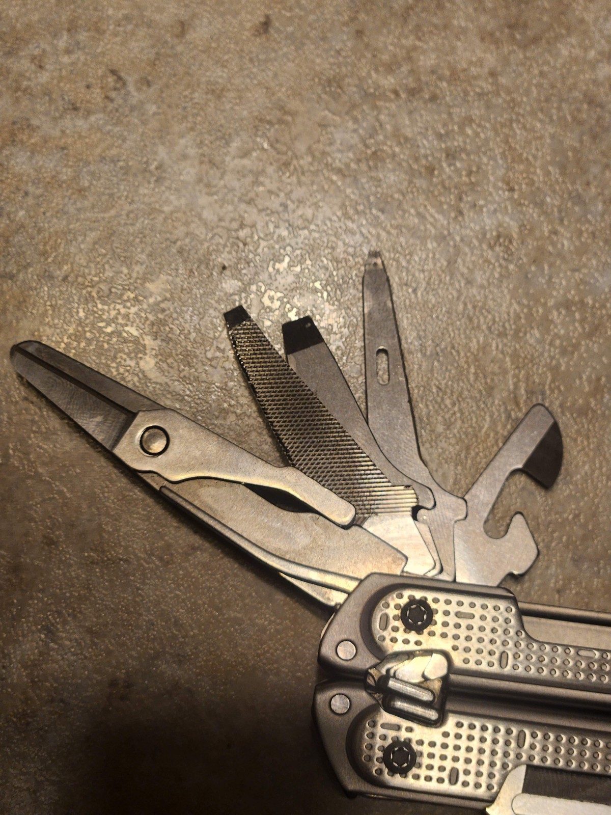 Leatherman Free P2 Stainless Steel Multi-Tool Silver