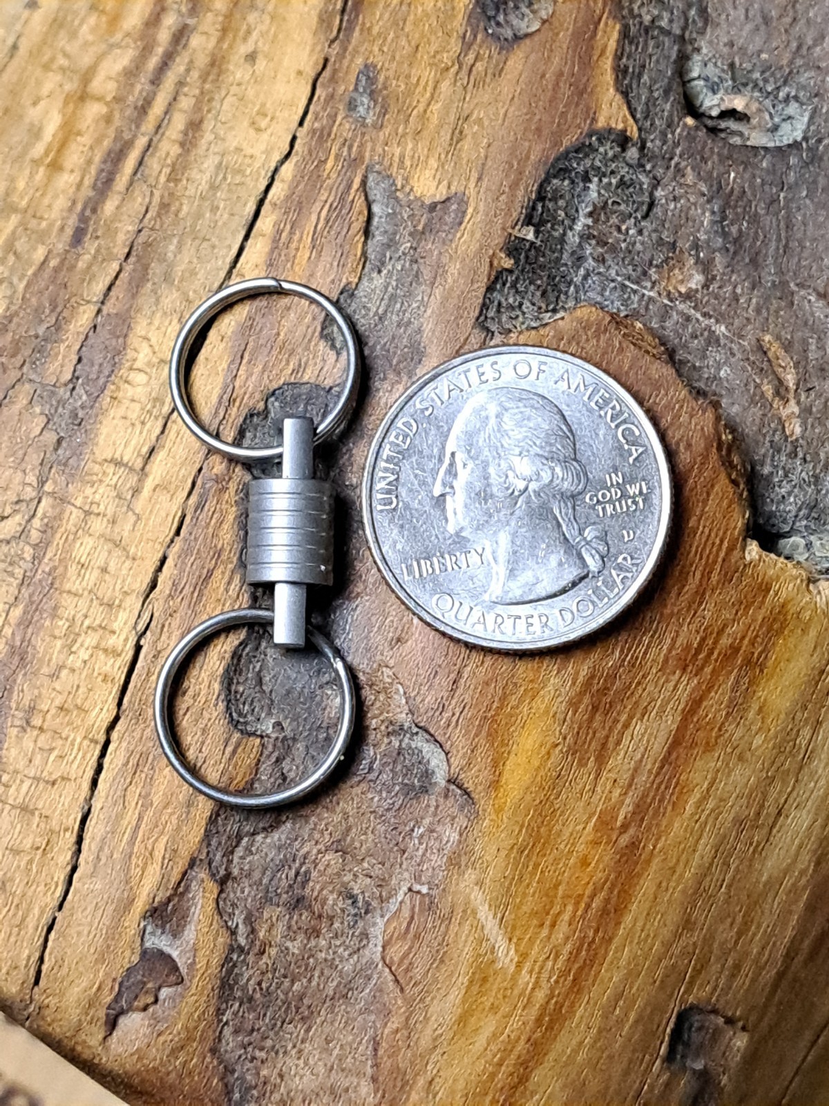 Pro Mini Series Titanium Swivel With 15mm Titanium Keyrings