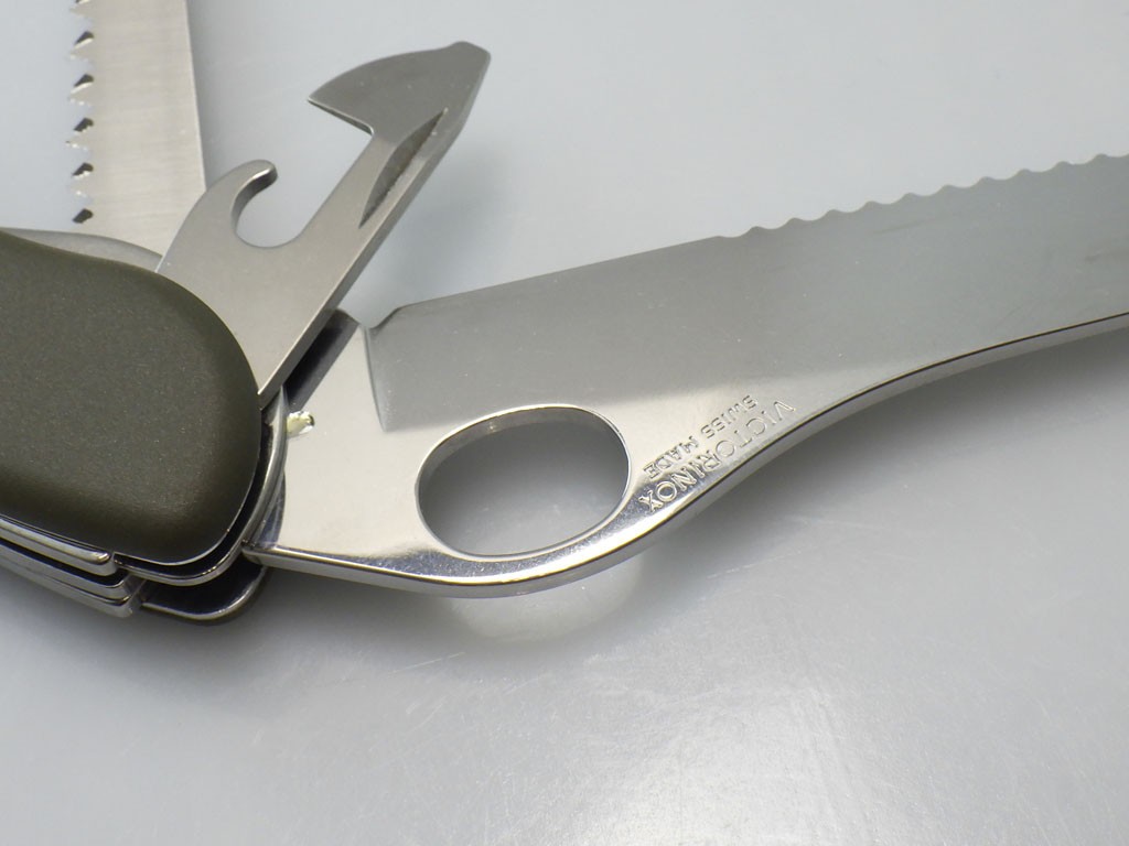 New Victorinox One-Hand Trekker German Army 12 Function Olive Drab Pocket Knife