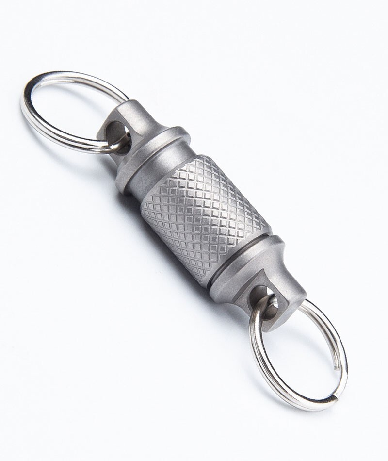 Titanium Alloy Insert Buckle Gimbal Ring Portable Double Keychain Pendant EDC