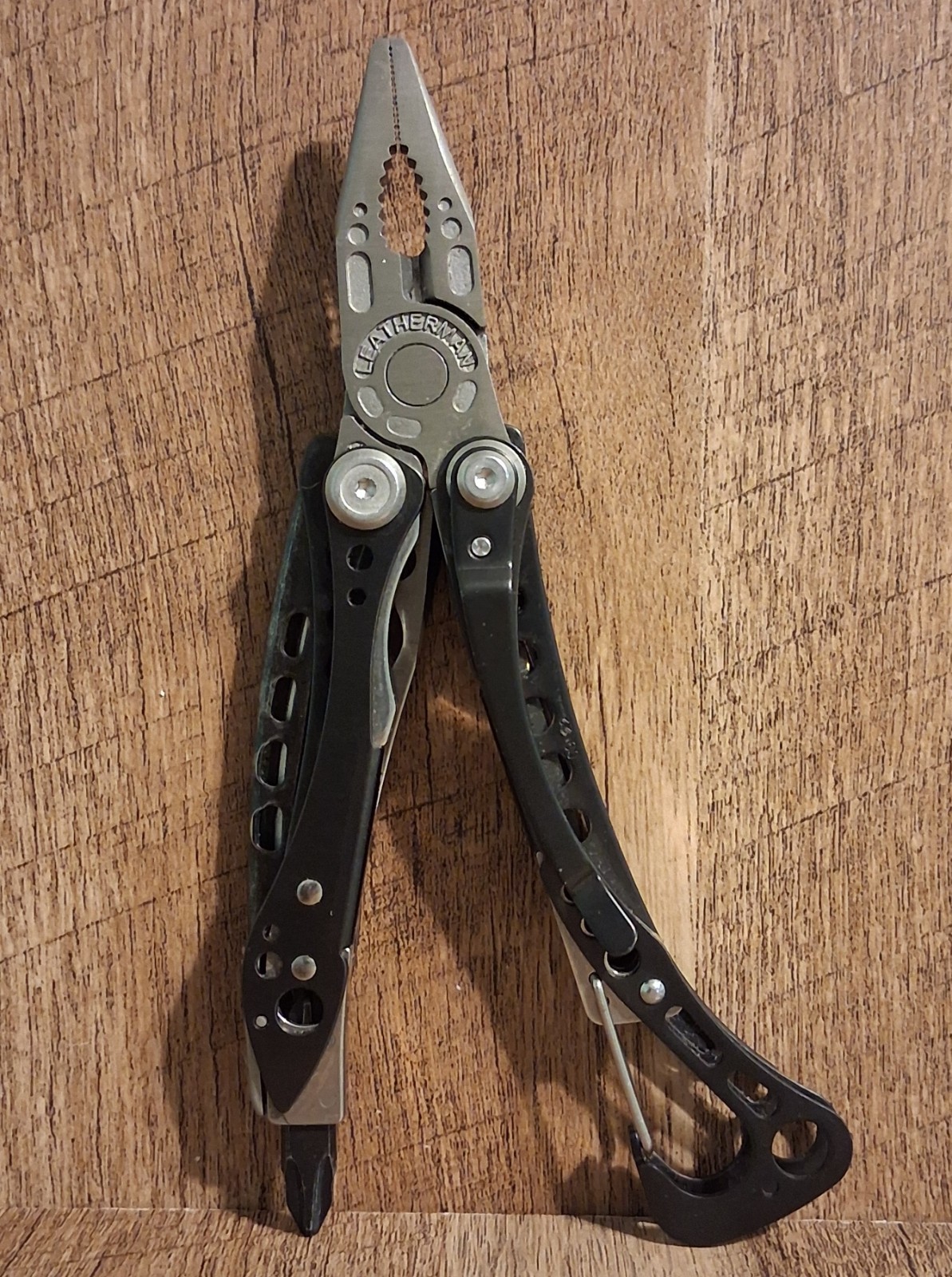 Leatherman Skeletool CX Black 7-in-1 Multi-Tool NEW/Open Box/Display Model