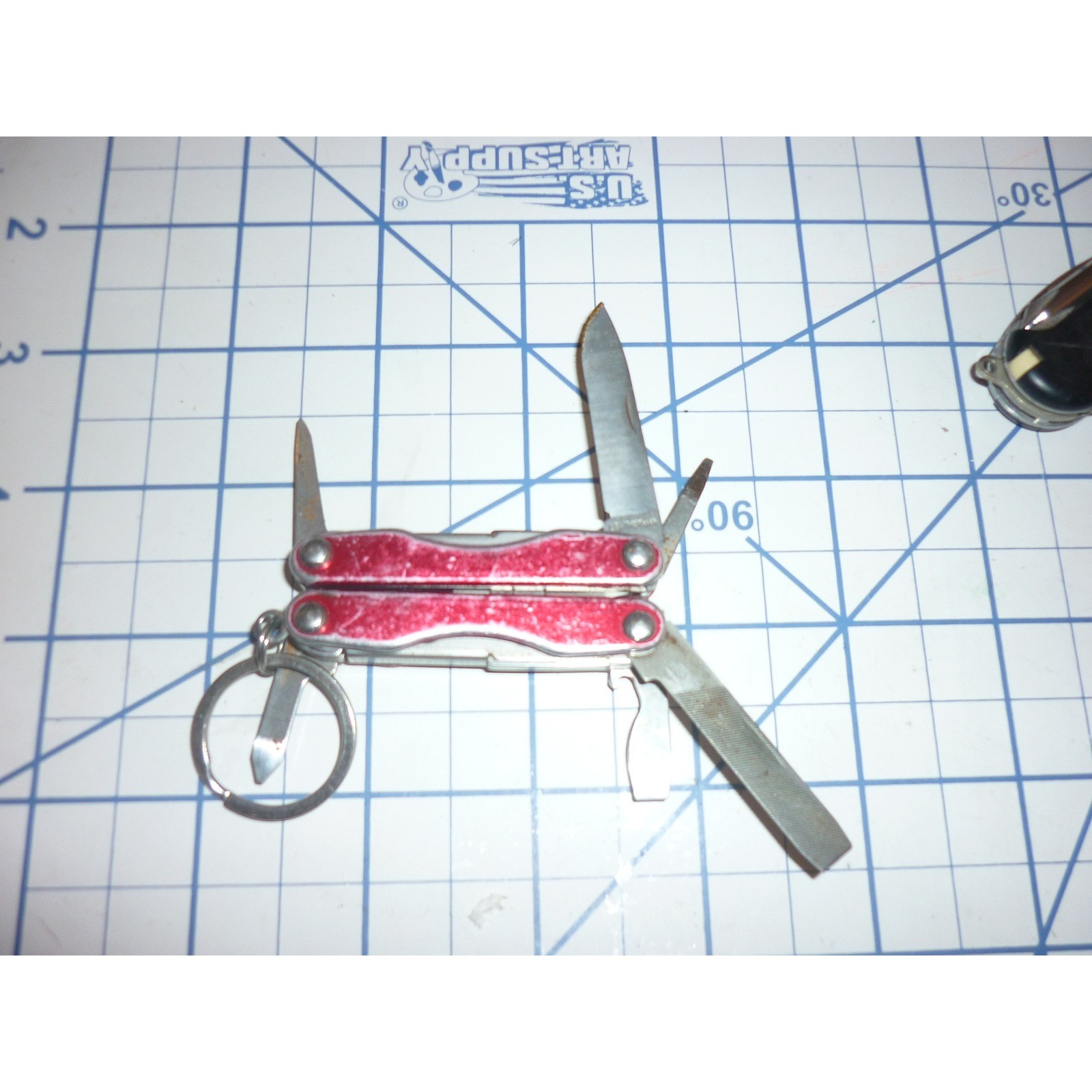 Vintage Retired Leatherman Squirt P4 Red Keychain Multi-Tool Discontinued Pliers