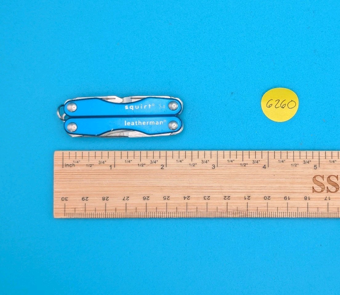 Leatherman Squirt P4 Multi-Tool, Key Ring, Retired, BLUE!
