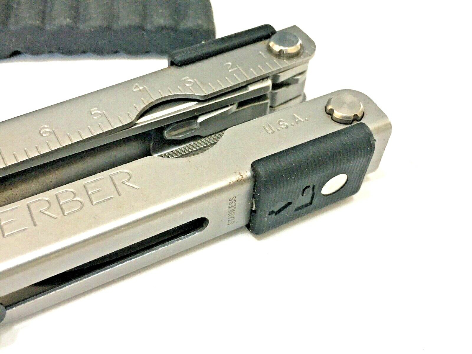 Gerber Stainless Steel Multitool Plier 12 tools w/6 bit in Ballistic Nylon Case
