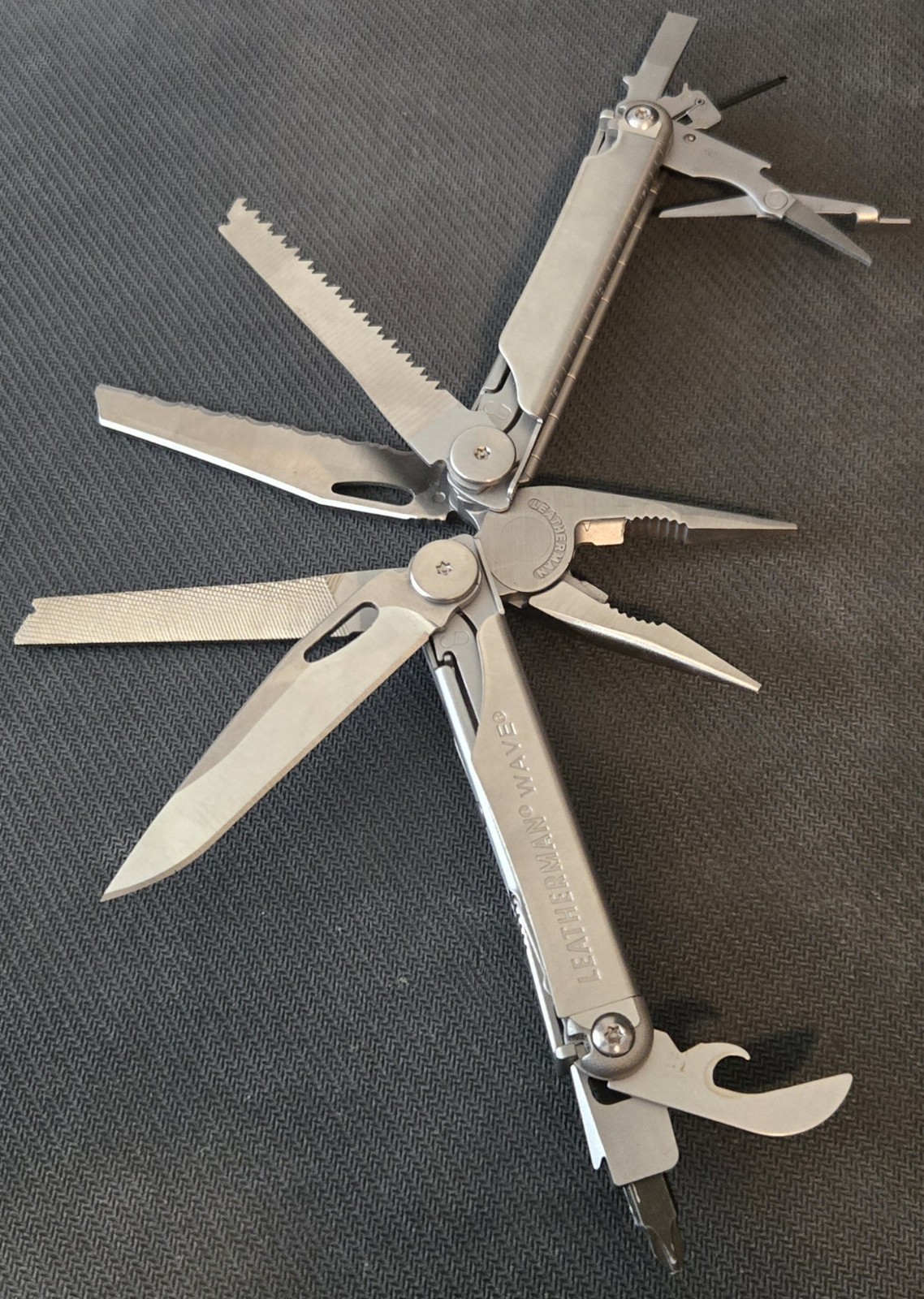 Leatherman Wave Multi-Tool Multitool Pliers Pocket Knife w/ Sheath