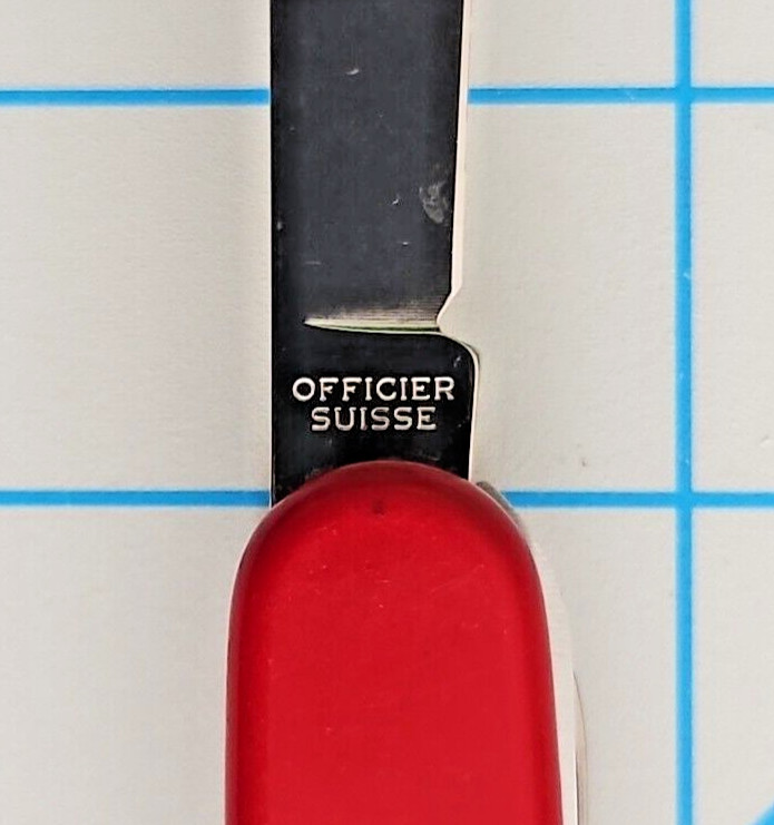 Victorinox Fieldmaster SwissArmyKnife – Red