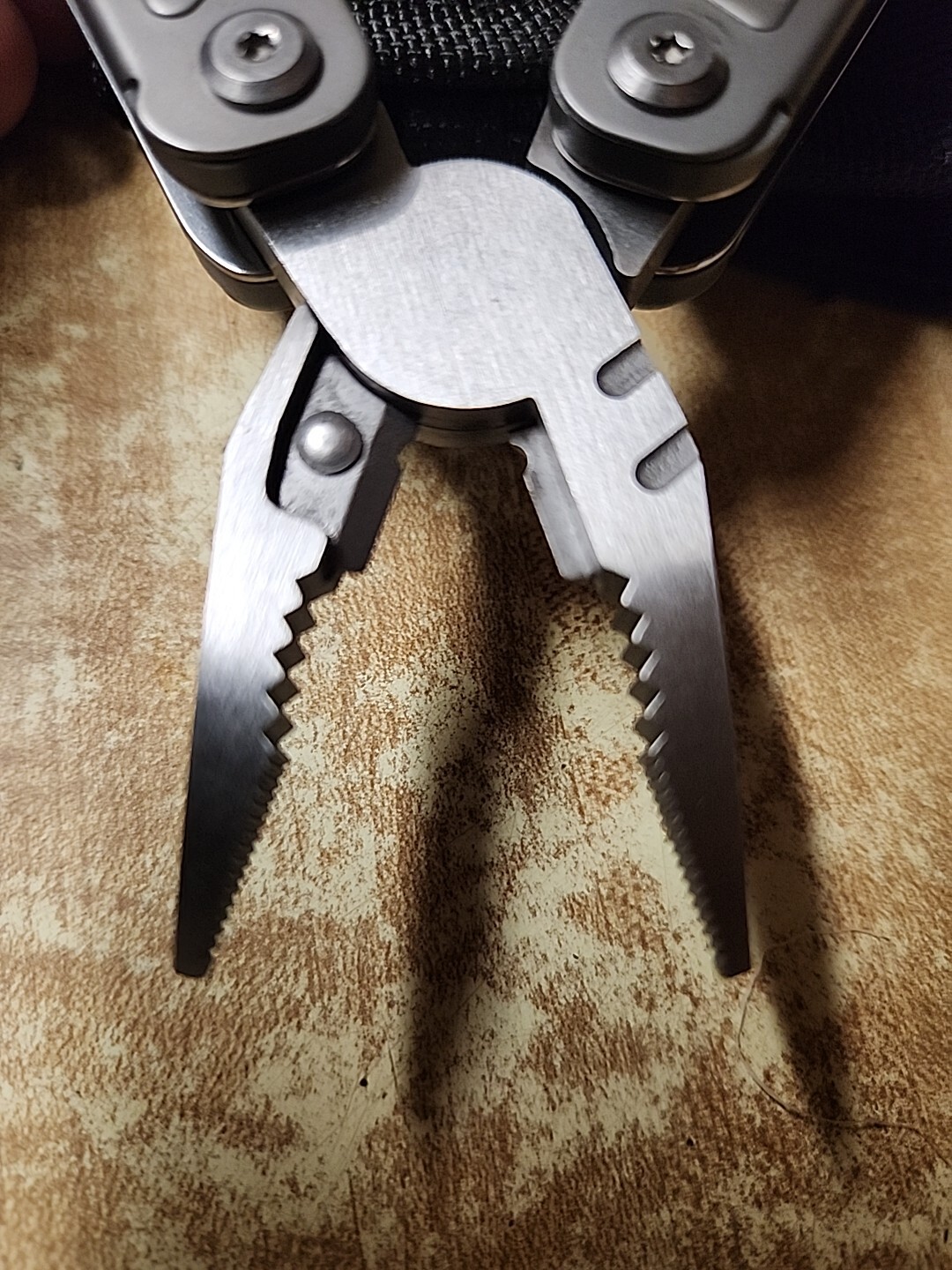 Pursuit Multi-tool W/ Belt Sheath 10 Tools Wire Cutters / Spring Assisted Open