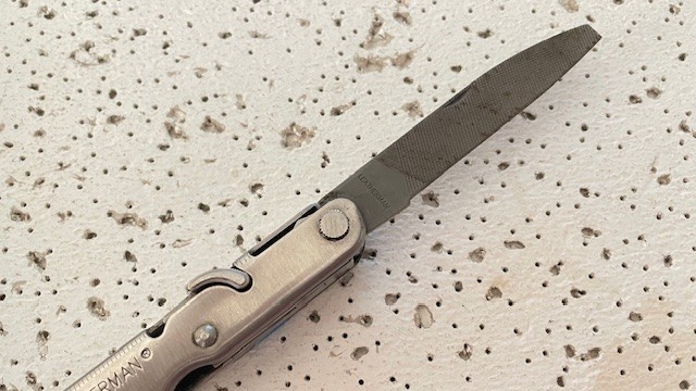 Leatherman SUPER TOOL 200 Stainless Steel Silver Multi Tool Pliers,Knife, Opener