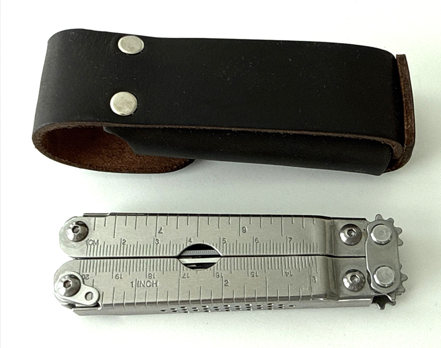 SOG PowerPlier Multi-Tool Leather Sheath