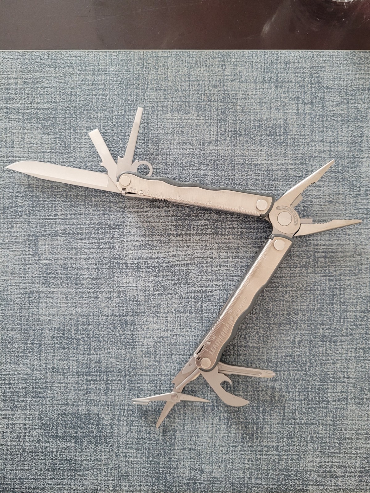 NOS Retired Leatherman Fuse Multi-Tool knife With Sheath NEVER USED!