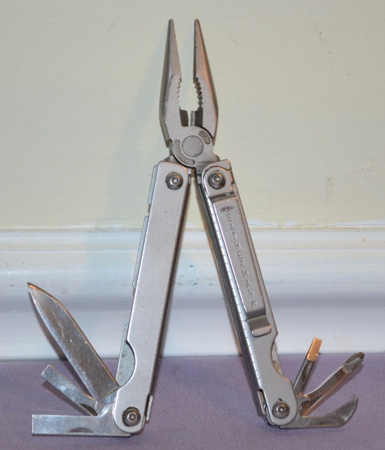 OEM Leatherman SideClip Multi-Tool, Plier, Knife W/Belt Clip–Discontinued-Great