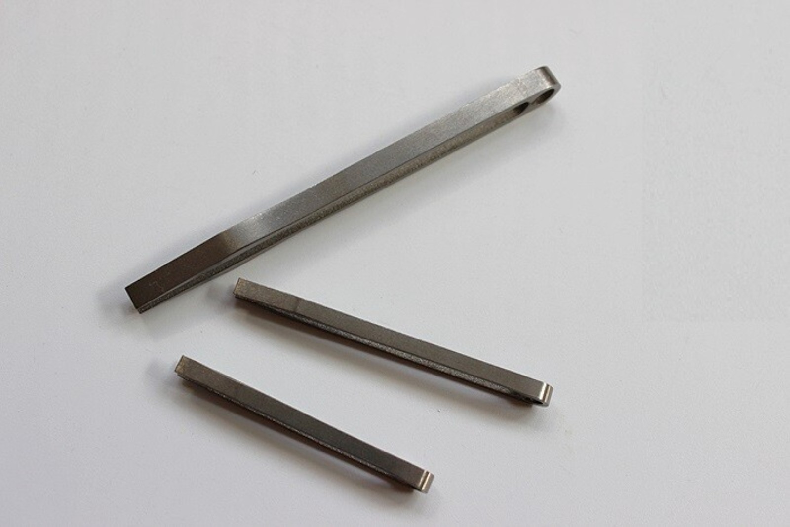 1PC Portable Titanium Alloy Tweezer EDC Survival Camping Outdoor Travel Tool