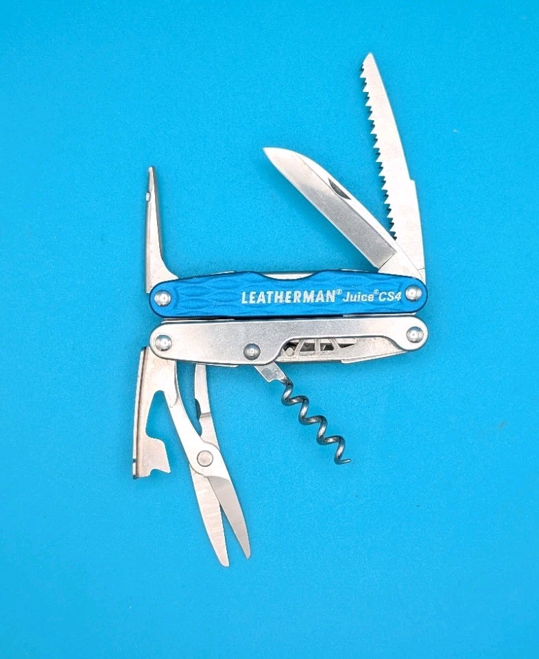 Leatherman Juice CS4 Multi Tool! Retired! COLUMBIA BLUE!