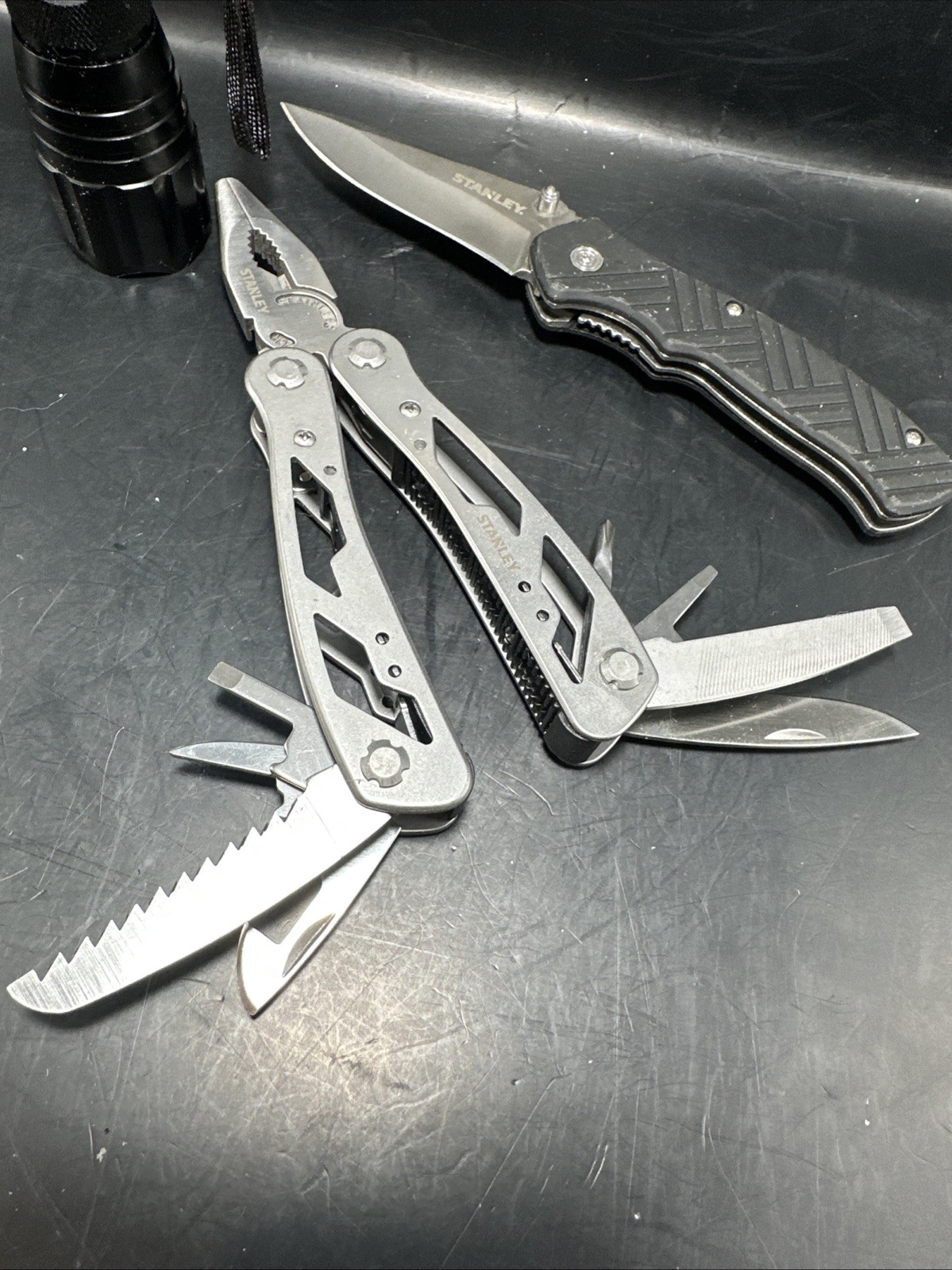 STANLEY KNIFE, MULTI TOOL (12 IN 1), 150 LUMENS FLASHLIGHT