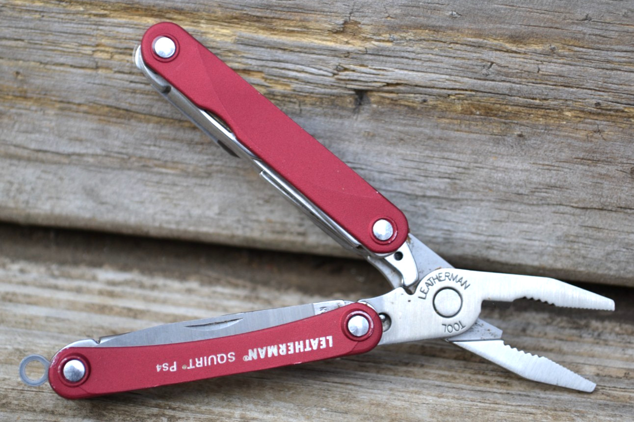 Genuine Leatherman Squirt PS4 Red Multitools Knife, Plier Multi-Tools–Excellent