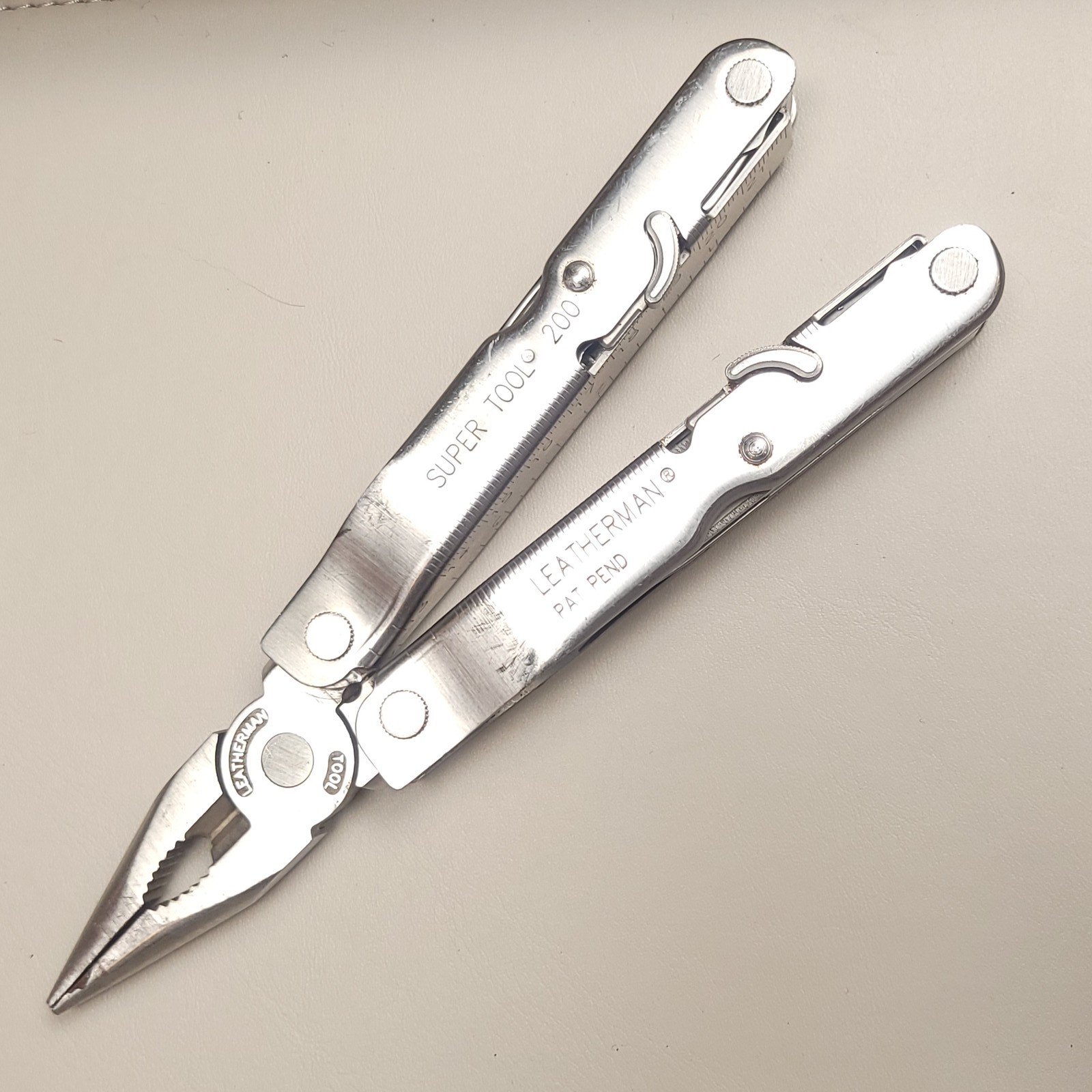 Leatherman Super Tool 200 Multi-Tool Pliers Saw Knife USA Made