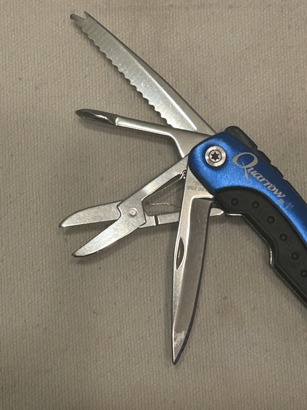 Quarrow Blue Multi-Tool 9 Tools Knife Pliers File Screwdrivers Leatherman