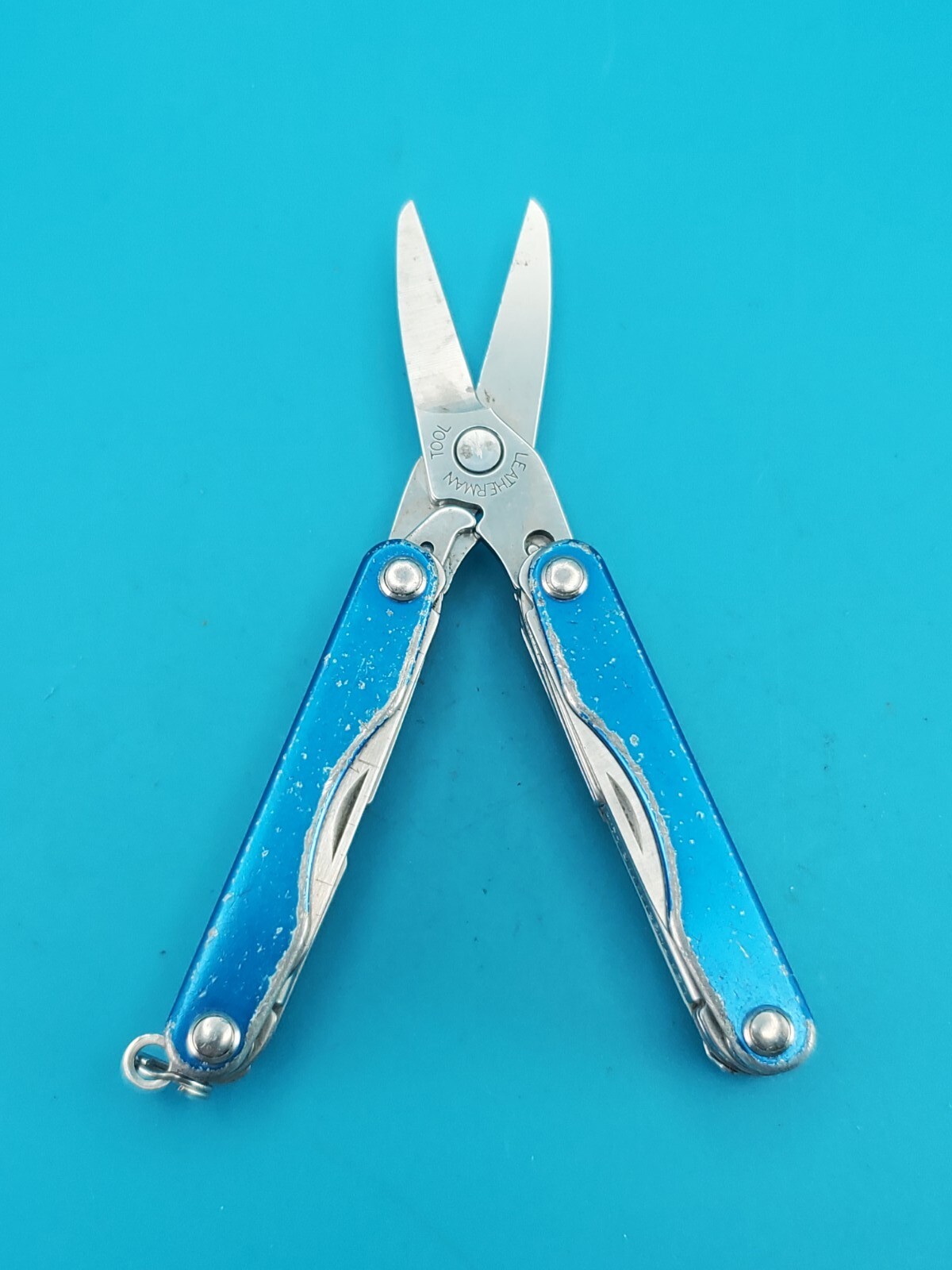 Leatherman “Squirt S4” Stainless Steel Multi Tool! BLUE!