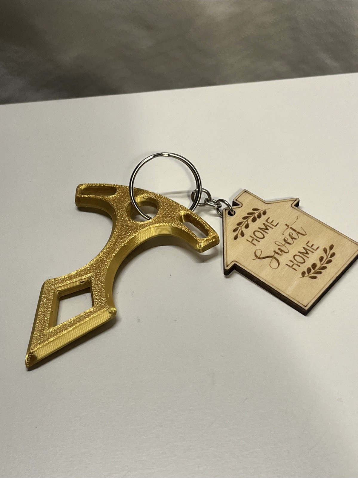 EDC Keychain Boat Anchor Model Tool – Gold Undetectable Defense – Undetectable
