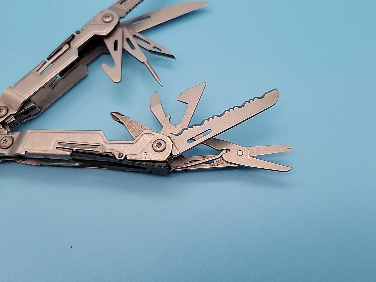 SOG PowerPint Multi-Tool – 18 Tools – Stone Wash – Screwdrivers, Pliers, Knife