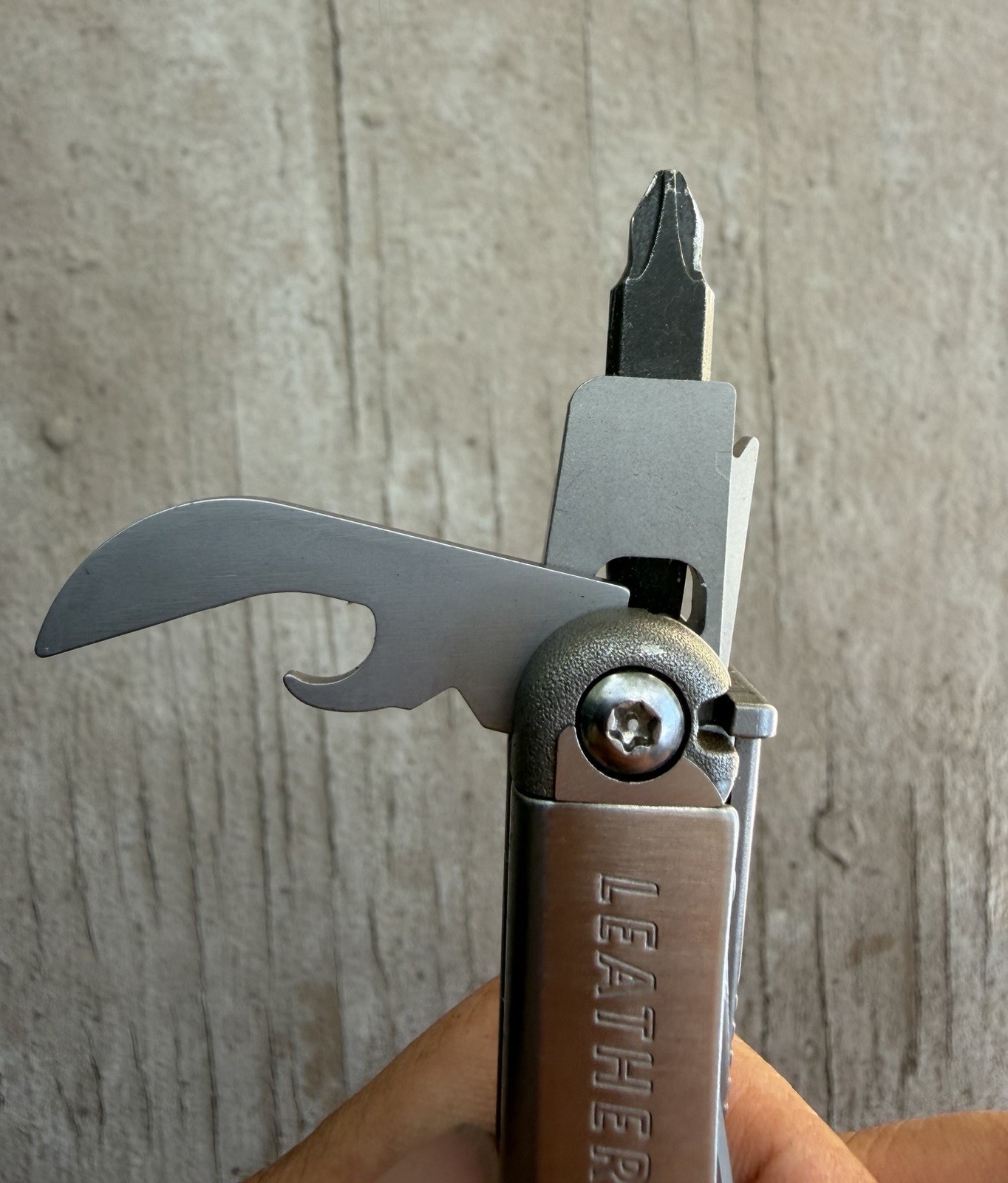 LEATHERMAN WAVE STAINLESS STEEL FOLDING MULTI TOOL IN LEATHER POUCH/CASE, EXC