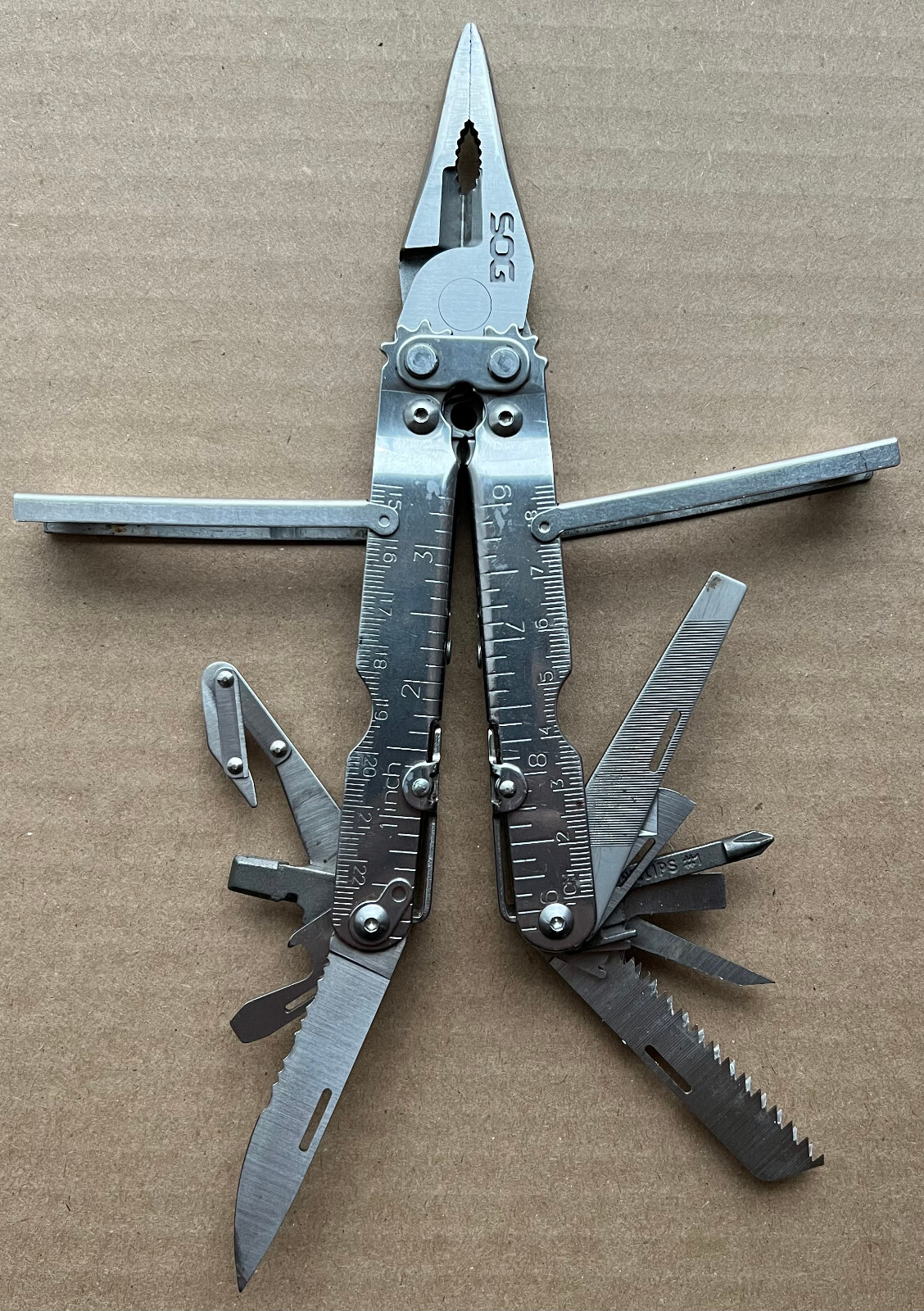 SOG PowerLock Multi-Tools