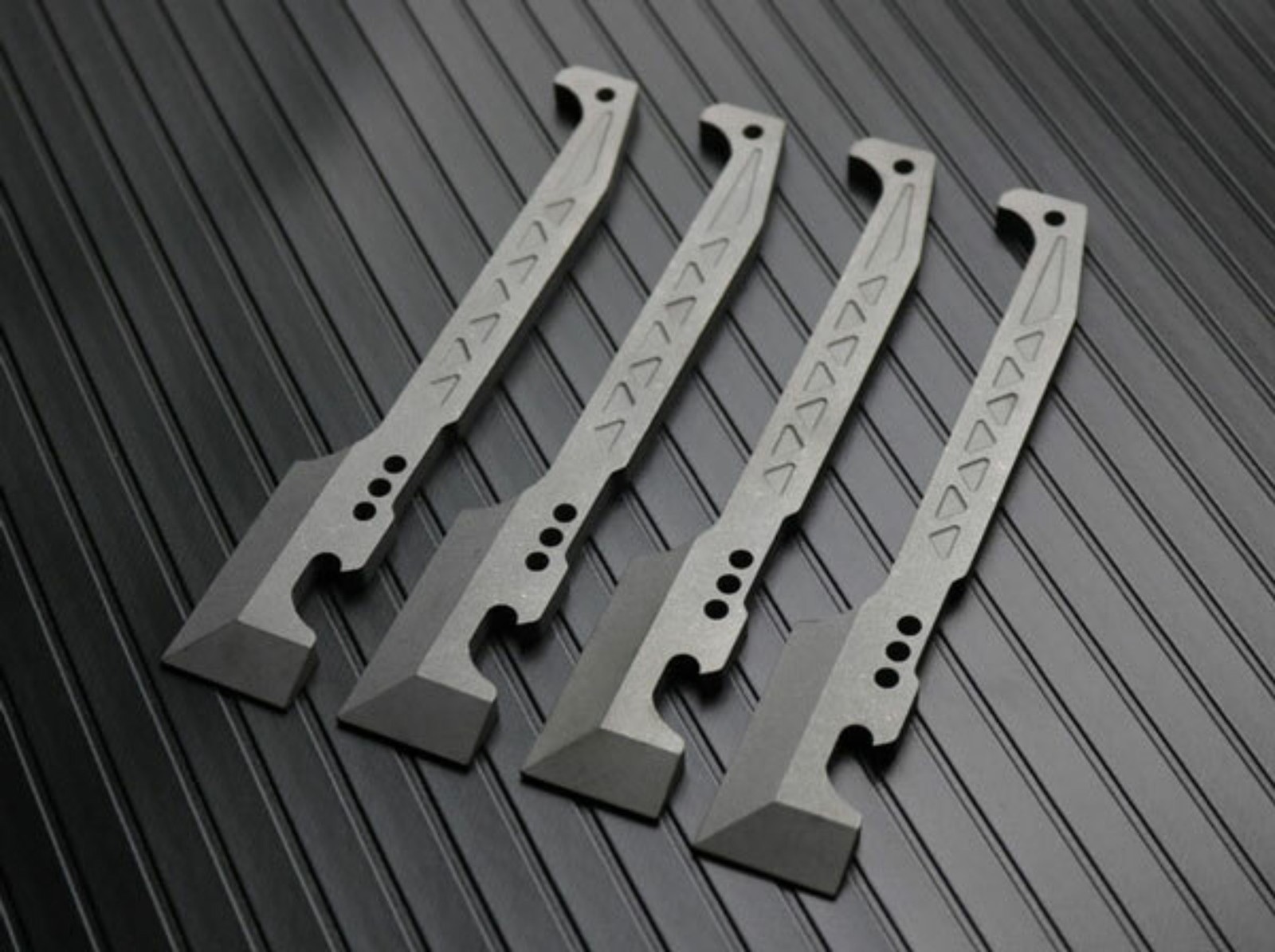 EDC Titanium Alloy Multifunctional Outdoor Tools Corrosion Resistant Lightweight