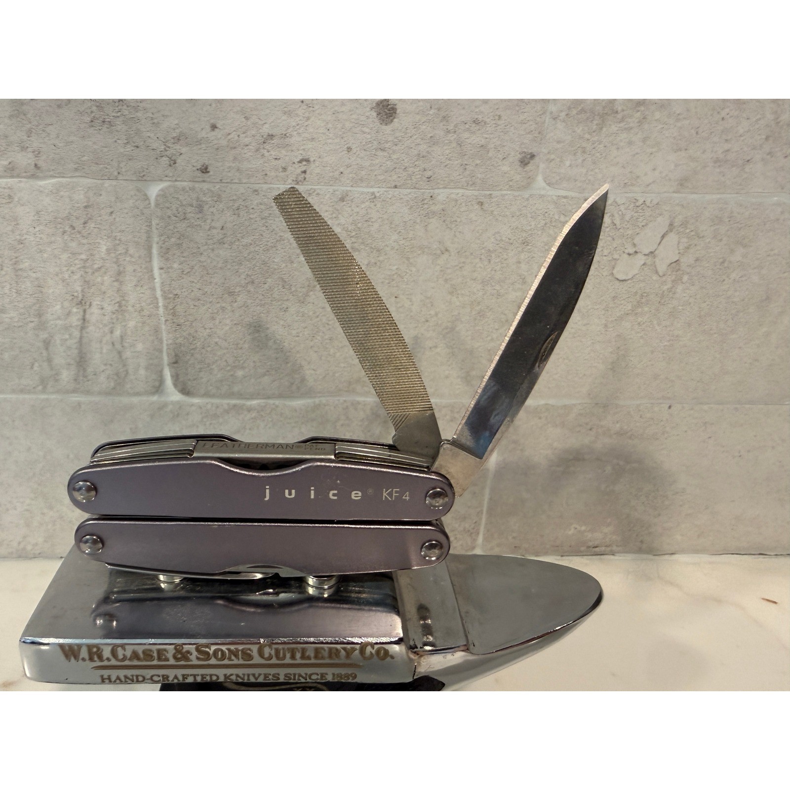 RARE! Leatherman Juice KF4 Multi-Tool Storm Gray Retired Knife Pliers Saw File