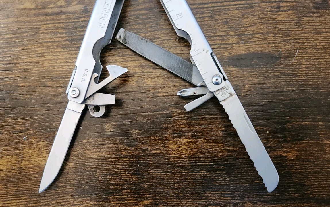 Gerber USA 600 Blunt Nose Multi-tool Pliers Knife w/ Sheath – Great – X14