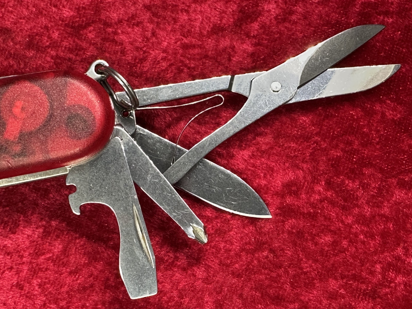 Victorinox Voyager Lite Ruby Red Transparent Swiss Army Knife 91mm 17 Tool (693)