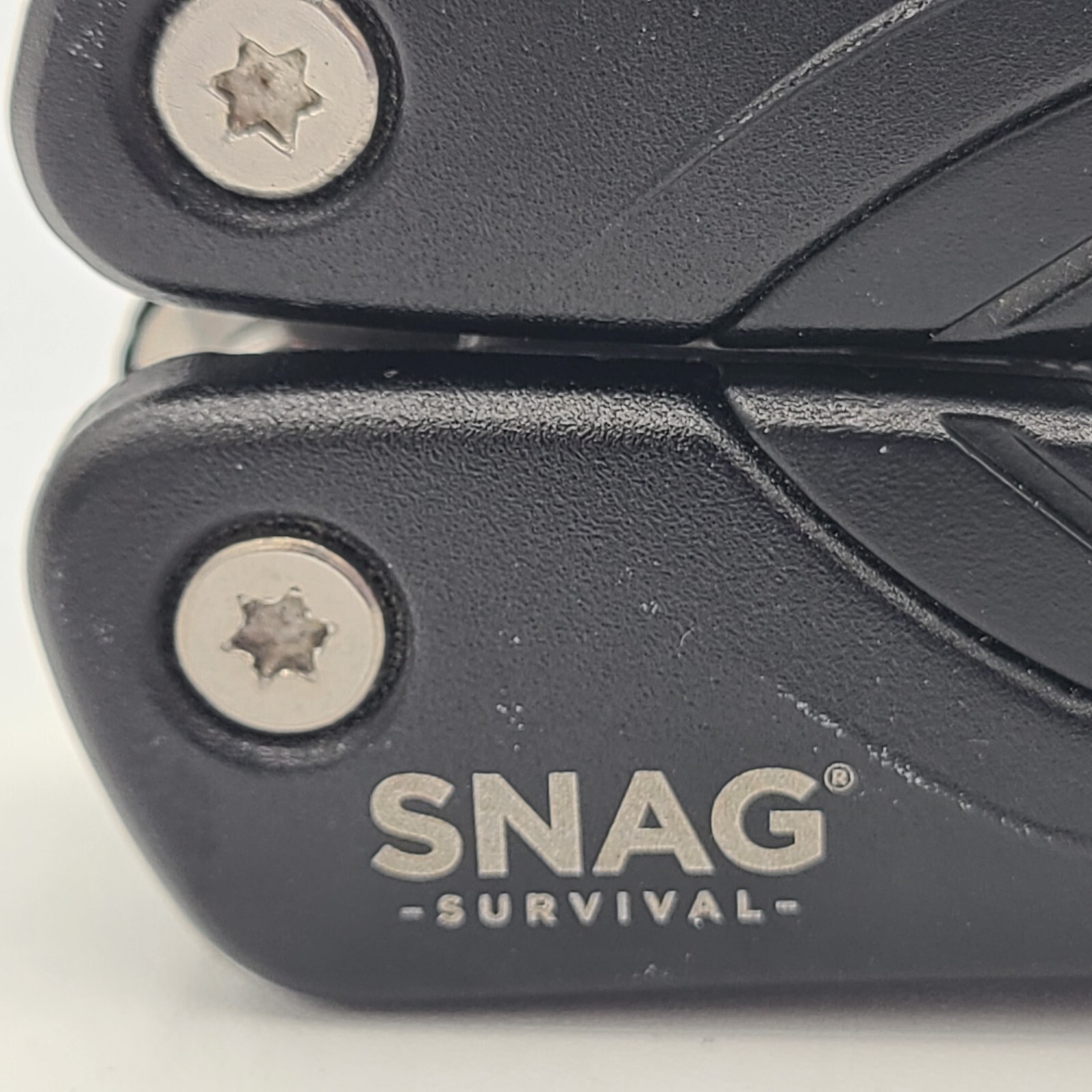 Snag Survival 16 in 1 Survival Multi Tool Black Knife Pliers File Bottle Opener