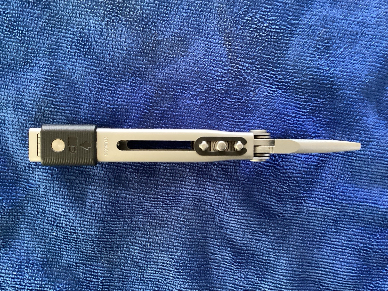 Gerber Multi-Tool Silver Stainless Steel Plier Knife Screwdriver Sheath Included