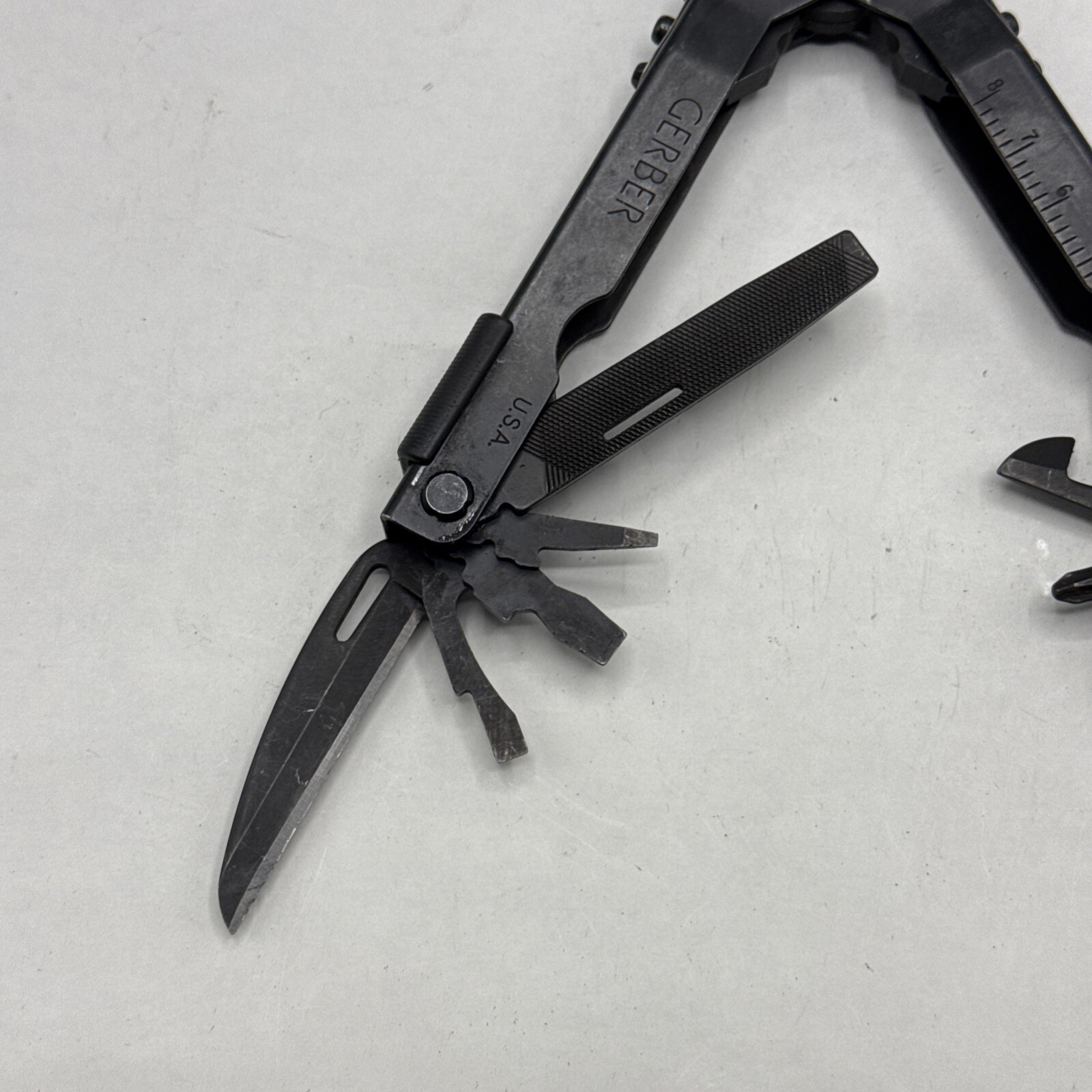 Gerber MP 600, Carbide Cutters, Needlenose – Black