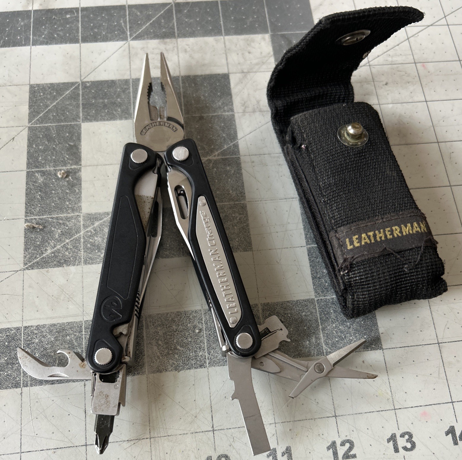 Leatherman Charge AL Multi-Tool Knife Plier Color Black W Black Nylon Shealth