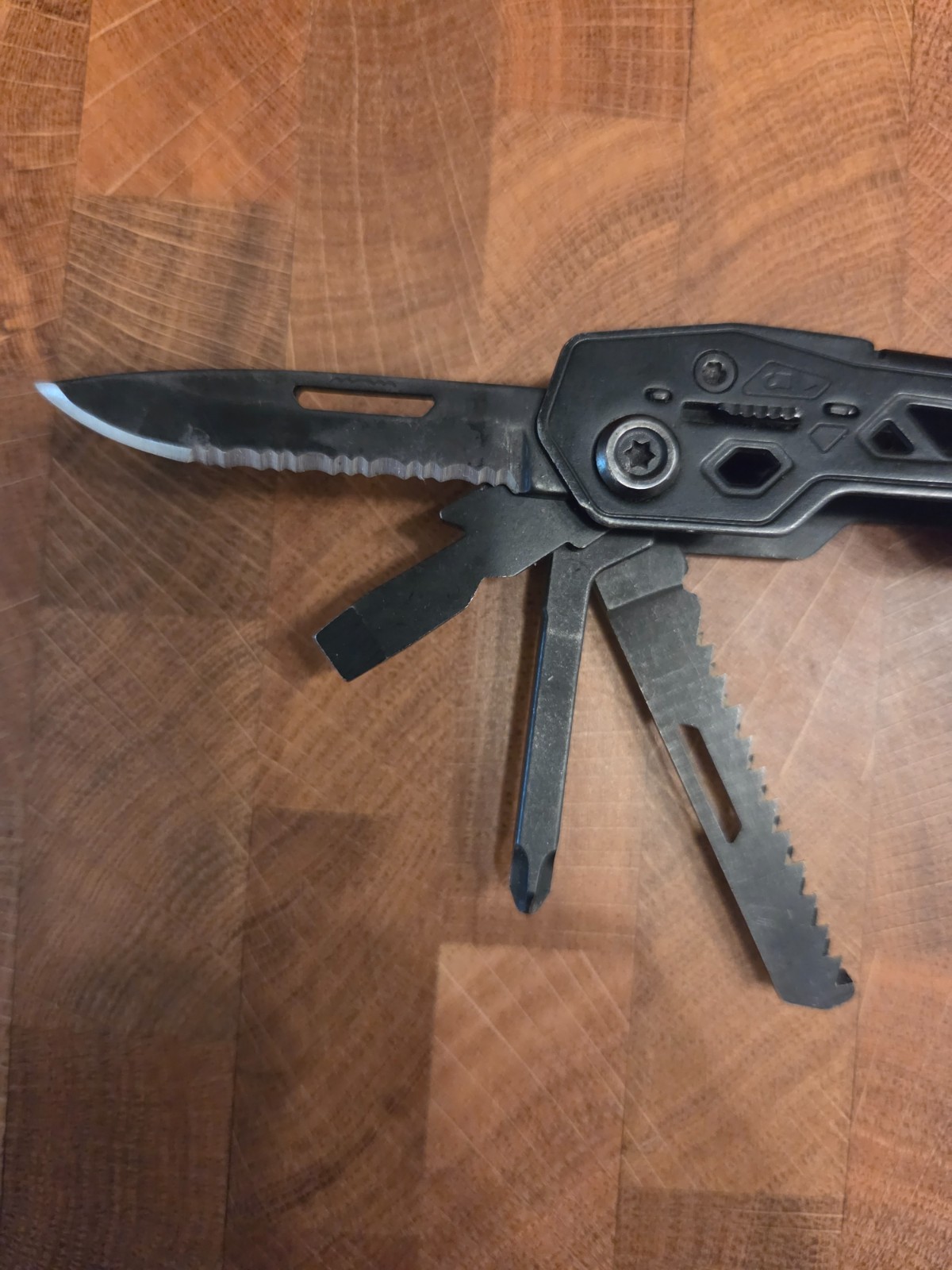 Gerber Truss 17-in-1 Tactical Multi Tool EDC Needle Nose Pliers