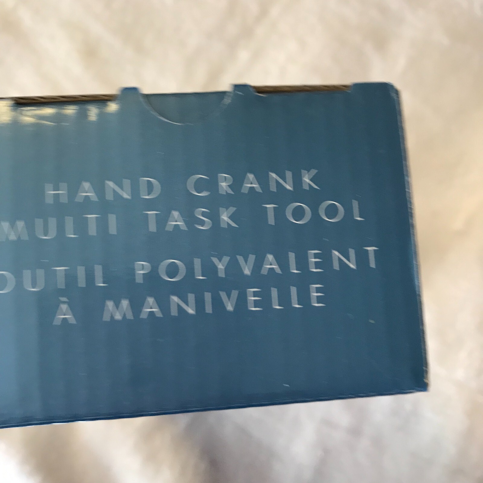 avon hand crank multi task tool – 2007 – voltage output 6v
